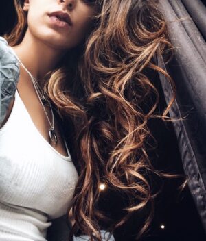 Élodie Ortisset Instagram - Stunning hair ⬇️
•••
Extensions & balayage californien par @malikhairbeauty ❤️
••••••••
Adresse : 24 rue de la république 31300 Toulouse, ou 40 cours de l'yser Bordeaux 33800 !
Je vous mets plus d'infos dans ma Story Instagram 💋comptent : Humilité, force, et volonté !
•••⠀
#Curly #LongHair #CaliLove #Women #HairStyle #Toulouse #balayage #Lifestyle #Photooftheday #Stunning #selfie