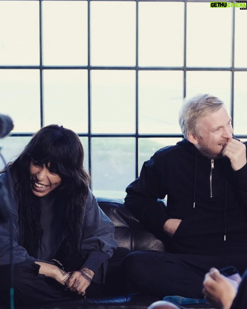 Ólafur Arnalds Instagram - What happens when we put me and @loreenofficial into a studio together? ❤️