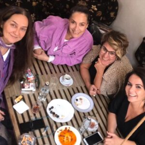 Özlem Akınözü Instagram - Biz Ankaralılar toplandık bugün @ceyda.erman sayesinde🙏🏻iyi ki geldin canımın içi ceydam benim ve sen @duygucanbas hiç değişmeyen güzelliğin ve o güzel enerjinle ne güzel birgün yaşattınız bize🙏🏻👌🏻♥️