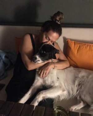 Özlem Akınözü Instagram - Onların sevgisi hiçbirşeye benzemez🙏🏻❤️😇🧿#archie @yesimguloffical