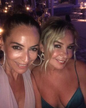 Özlem Akınözü Instagram - Geceden kalan...Melis&Kaya düğün töreni🙏🏻🧿✨✨✨✨🎂❤️🎉🎈🎊