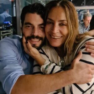 Özlem Akınözü Instagram - Bana yaşattığın tüm güzelliklere,gurura,mutluluğa ve hepsinden önemlisi bu dünyaya gelirken beni annen olarak seçmiş olmana sonsuz teşekkür ederim oğlum🙏🏻İYİ Kİ DOĞDUN👏🏻🧿✨✨✨😇♥️
