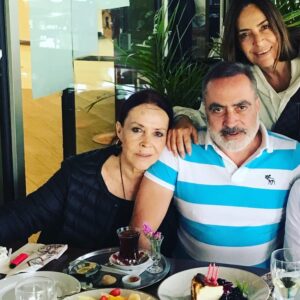 Özlem Akınözü Instagram - Daha nice yaşlarını,hayallerinin ötesinde güzelliklerle kutlamak nasip olsun canım benim @emre.kerem.arin İYİ Kİ DOĞMUŞ VE KARDEŞİM OLMUŞSUN🙏🏻🍰🧿👏🏻🥰