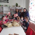 Özlem Akınözü Instagram - 23 Nisanda açmayı planladığımız ancak artan covid vakaları nedeniyle, rahmetli babam Süreyya Faruk Arın adına Kayseride kurduğumuz kütüphane bugün öğrencileriyle buluştu🙏🏻Umarım yeni öğretim yılında sizlerin yanında orada olabilir ve herbirinizi kucaklayabilirim🙏🏻Bu kütüphane için canla başla uğraşan benim can kardeşlerim @betulzafer25 @nurten_yetisir @muruvetbaskayaa @zaferkilic04 @snemtk ve tüm hayırseverlere sonsuz teşekkür ve şükranla🙏🏻🙏🏻🙏🏻İYİ Kİ VARSINIZ👏🏻👏🏻👏🏻