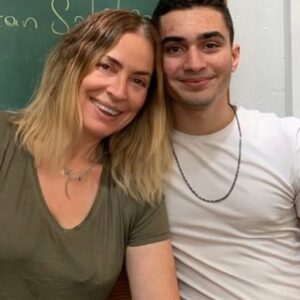 Özlem Akınözü Instagram - Halasının birtanesi gelmiş,hoş gelmiş🙏🏻nasıl mutlu etmiş,keyif vermiş🙏🏻 @arcan.arin canımın içiiii♥️