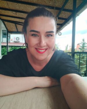 Ümmü Putgül Instagram - Hadi iltifat 😁🌟🤩