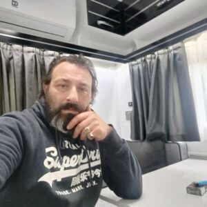 Şendoğan Öksüz Instagram - Karavan Günlükleri
Klan film.
Sonsuz Aşk
