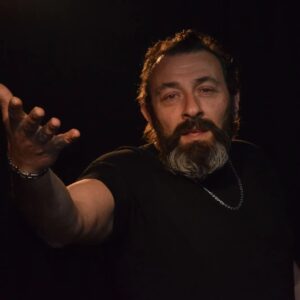 Şendoğan Öksüz Instagram - Elinden gelen tek şey elini uzatmaksa yap bunu....
