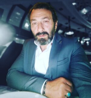 Şendoğan Öksüz Instagram - İyi bir savaşçı ; iyi bir stratejist ve yeterli sabır gösterendir.