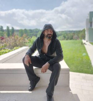 Şendoğan Öksüz Instagram - Bazen dinlersin, Kendi sessizliğini..