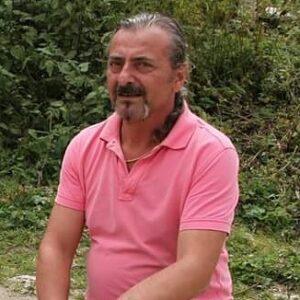 Şendoğan Öksüz Instagram - 3 kara gün 3 kara gece 
Nurlar içinde uyu kardeşim
Yahya Öksüz