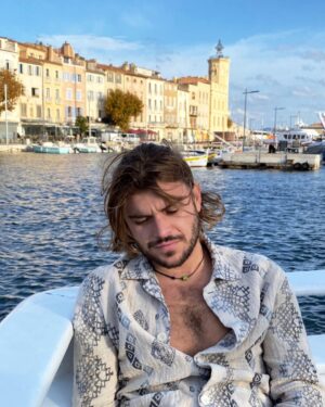 César Domboy Instagram - Sailing Team ⛵️ 🤿 ❤️
We’ve been drowning in messages of of love and support for the film this last week and it makes me so happy. Thank you to all of you who watched No limit/ Sous Emprise on @netflix and to my OL fam for massively supporting the project here and on Twitter I see you ❤️
S/o to my beloved friend @rosenthaldm and @netflixfr for putting this team together ✨