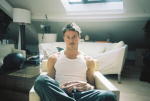 César Domboy Instagram - 75011 2022 
 📸 @viktorvauthier ❤️