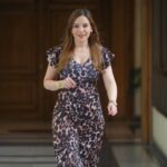 Camila Flores Instagram - Como están ? Espero que excelente Yo a las 11 horas estaré como cada viernes en el programa conectados de Radio Agricultura para que sintonicen