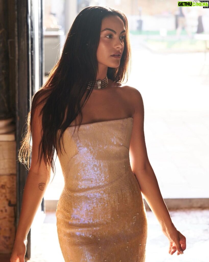 Camila Mendes Instagram - day one of venice film festival with @armanibeauty ⚓️ #luminoussilk #armanibeauty #venezia80