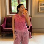 Camila Mendes Instagram - bambina barbie & friends 👛💗 grazie mille @armanibeauty Venice, Italy