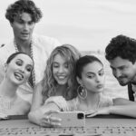 Camila Mendes Instagram - armani army reporting for duty 🫡 @gregwilliamsphotography @armanibeauty #armanibeauty #armanibeauties #luminoussilk #venezia79