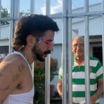 Camilo Instagram - En el aeropuerto, apenas llegué, con el corazón a mil por estar en Montería, una niña me preguntó si podía orar muy rápido. Le dije que sí y dijo: “Gracias Padre, porque Camilo regresó a su casa”. Ahí se completó mi corazón! 1. Volver a 2C 📝 2. Dos Monterianos volviendo a casa. Gracias @manuelturizo por esta invitación. Te admiro profundísimamente. 3. En este patio nunca pasó el tiempo 4. Peto 4 the soul 🥣 5. Mi niñez sigue jugando en estas canchas 6. Timbrando en la primera casa que recuerdo para que me dejaran entrar a recordar. 7. Yo me quedo aquí debajo de la bonga 🌳 8. Vueltiao 9. Lágrimas de nostalgia y ganas de volver a estar ahí. Montería - Córdoba
