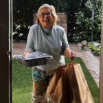 Camilo Instagram - Algo más feliz que ver a mi mamá llegar con natilla y buñuelos?🎄No creo