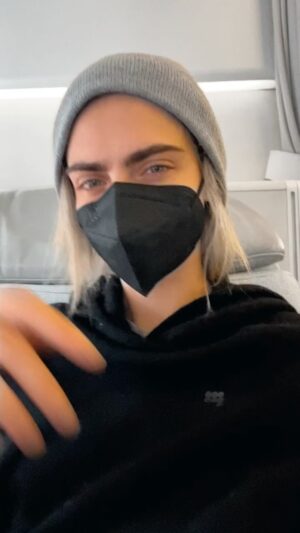 Cara Delevingne Instagram - You know what the world really needs….
Another hot douche