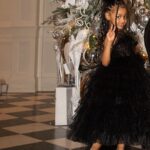 Cardi B Instagram - You will think the older they get the easier it will be to take these pictures!😒😒😒😒…….Anyways MERRY CHRISTMAS 🎄🎁 🖤