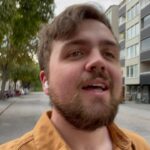 Carl Stanley Instagram - Restriktionerna släpps! Här var min reaktion! Äntligen kan vi ses på riktigt igen! Har aldrig haft så här mycket tid på mig att skriva en ny turné så se till att komma på nästa när den släpps! Jag har saknat er så in i fan! På måndag är jag i Parlamentet 21.00 om ni vill kolla. Akta Huet Carl