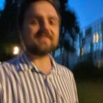 Carl Stanley Instagram - Hallåja. Sommar. Gig. Mat. Folk med strumpor. Loger. Osv. Akta huet🎠