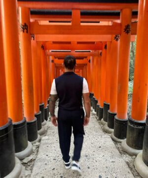 Carlo Pedersoli Jr. Instagram - 日本への依存  #CPJr #SkyIsTheLimit #Semento
