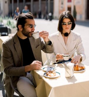 Carlo Pedersoli Jr. Instagram - Erano anni che non mi facevo una bella colazione in dolce compagnia ❤️🥐☕️ #CPJr #SkyIsTheLimit #Semento 
Ph by @dary.huz