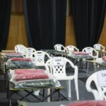 Carlos Moedas Instagram - ❗️ Era preciso atuar antes da situação piorar. Ativámos o Plano de Contingência para as Pessoas em Situação de Sem Abrigo devido às temperaturas baixas. O Pavilhão Municipal Casal Vistoso está a funcionar como centro de acolhimento garantindo refeições e bebidas quentes, roupa, banho, artigos de higiene pessoal e serviços de saúde. Este plano tem também equipas técnicas de rua, estações de metro abertas durante a noite e parceiros que distribuem alimentos e roupa.