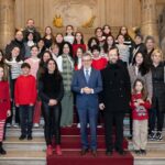 Carlos Moedas Instagram - 🎵 Dia de ouvir as janeiras nos Paços do Concelho cantadas pelo Coro ComPasso da Escola Artística de Música do Conservatório Nacional. #janeiras #lisboa #cmlisboa