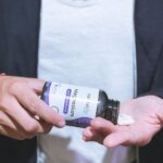 Carlos Nóbrega Instagram - Magnesium⠀ ⠀ 🟢Favorece el metabolismo energético y reduce la fatiga⠀ 🟢Mantiene los músculos y los huesos sanos⠀ ⠀ Beneficios:⠀ ⠀ ✓ Apoya el sueño reparador y la salud del estado de ánimo: el magnesio es vital para ayudar a calmar la mente y promover la relajación general, apoyando la reducción del estrés para que puedas estar tranquilo, relajado y listo para dormir. ⠀ ⠀ Además el magnesio puede mejorar el estado de ánimo y promover el alivio del estrés y la ansiedad.⠀ ⠀ ✓ Promueve músculos saludables, huesos y cardio: Le da a tu sistema cardiovascular un impulso saludable mediante la activación de enzimas esenciales en el cuerpo requerido para muchas funciones corporales. ⠀ ⠀ El magnesio es esencial para la producción de energía.⠀ ⠀ ⠀ ¡Otro gran producto de @navitalife ! ⠀ 📍Disponible en Amazon⠀ ⠀ ⠀ ⠀ ⠀ ⠀ #magnesio #magnesium #saludybienestar #bellezanatural #cnlive #salud #health #healthcare #selfcare #cuidadointegral #fuerzayflexibilidad #colagenoefectivo #navitalife #suplemento #pielperfecta #vidasana #huesos #sueño #dormir ⠀