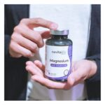 Carlos Nóbrega Instagram - Magnesium⠀ ⠀ 🟢Favorece el metabolismo energético y reduce la fatiga⠀ 🟢Mantiene los músculos y los huesos sanos⠀ ⠀ Beneficios:⠀ ⠀ ✓ Apoya el sueño reparador y la salud del estado de ánimo: el magnesio es vital para ayudar a calmar la mente y promover la relajación general, apoyando la reducción del estrés para que puedas estar tranquilo, relajado y listo para dormir. ⠀ ⠀ Además el magnesio puede mejorar el estado de ánimo y promover el alivio del estrés y la ansiedad.⠀ ⠀ ✓ Promueve músculos saludables, huesos y cardio: Le da a tu sistema cardiovascular un impulso saludable mediante la activación de enzimas esenciales en el cuerpo requerido para muchas funciones corporales. ⠀ ⠀ El magnesio es esencial para la producción de energía.⠀ ⠀ ⠀ ¡Otro gran producto de @navitalife ! ⠀ 📍Disponible en Amazon⠀ ⠀ ⠀ ⠀ ⠀ ⠀ #magnesio #magnesium #saludybienestar #bellezanatural #cnlive #salud #health #healthcare #selfcare #cuidadointegral #fuerzayflexibilidad #colagenoefectivo #navitalife #suplemento #pielperfecta #vidasana #huesos #sueño #dormir ⠀
