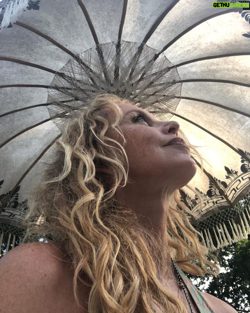 Carole Richert Instagram - Esprit d’été …⛱️
