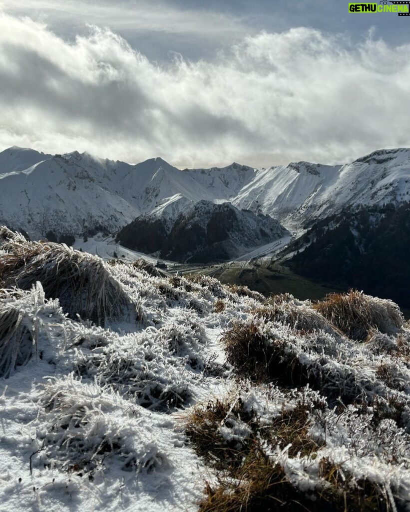 Carole Richert Instagram - En balade et j’admire… #montdore #auvergne