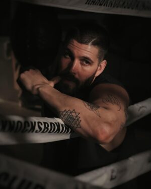 Casey Deidrick Instagram - Getting ready for my fight with Jake Paul..
Down and Out - by @justinwu 
Dp @sandteaeggo 
SFX Make-up @angelaleemakeup 
Location @hardknocksboxingclub