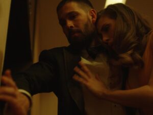 Casey Deidrick Instagram - Damn, that was fun Max..
Season 4 is now streaming on @netflix. To the loyal fans of the show, I love you so friggin’ much. Thank you to the insanely talented cast and crew for the past 4 1/2 years, I’ll never forget it❤️ *spoiler alert* don’t look at last pic if you haven’t watched the last 2 episodes.