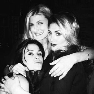 Cassandra Scerbo Instagram - FORTY YEARS OF @alainamarieee!!! 🥳

My beyond beautiful big sister, words could never amount to how much you mean to me. My biggest cheerleader & the life of every party, with the most contagious laugh & biggest heart ❤️.. I am wishing you a new decade filled of everything that lights up your world ✨ You deserve it ALL. To a billion more laughs and endless memories!🥂Happy freakin birthdayyyyy sissypooh!

Forever & then some,
your baby dino 🦖