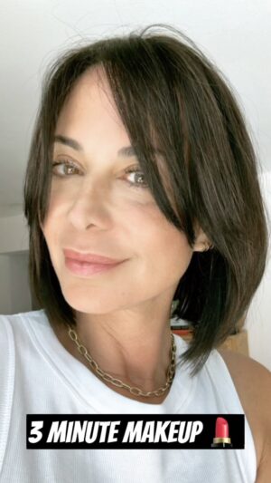 Catherine Bell Instagram - My first makeup tutorial!! 💄 this literally took me 3.5 minutes!! Easy peasy! try it and post pics and tag me 💜🌟 
Next I’ll do my night out 15-20 minute version! 

#makeup #makeuptutorial #simplelook #naturalbeauty #everydaymakeup #realwomen
