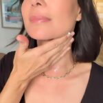 Catherine Bell Instagram – The RIGHT way to apply firming neck cream! 💗
@everliving.beauty 
#firming #neckcream #beauty #antiaging #skincare