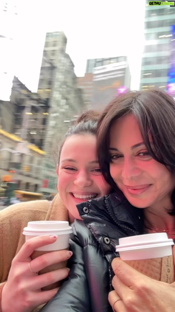 Catherine Bell Instagram - A New York minute - with my baby girl ❤️ #nyc #broadway @bensplatt @paradebway