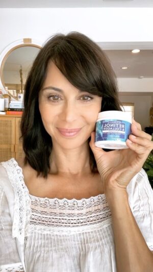 Catherine Bell Instagram - So excited to share my new Day & Night Retinol/Collagen face cream with you!  I co-founded a new company to deliver products that are clean, effective & toxin-free! (No phthalates, no parabens & cruelty free!) Hydrating ingredients like aloe vera 🌱, hylauronic acid, coconut oil 🥥 , nettle leaf, Vitamin C, peppermint, cucumber 🥒 , manuka honey 🍯, plant stem cells and lots of LOVE!!

Day and night, for men and women, this anti-aging moisturizer leaves your skin feeling soft and firm with a MAGICAL glow 🌟

Most important to me was also keeping it affordable without compromising the quality and effectiveness to make you feel Beautiful as EVR! #EVRbeauty Purchase directly on Amazon! Link in bio ❤️ 
https://amzn.to/3ww2tZa