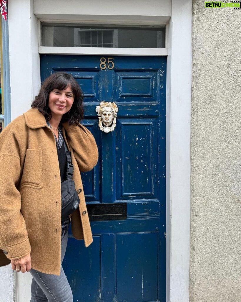 Catherine Bell Instagram - It’s the doors for me 💙 Totnes, Devon 🇬🇧