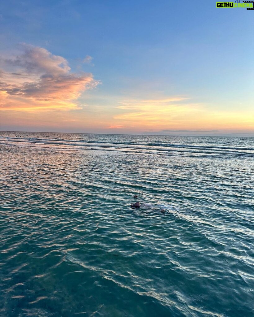 Catherine Bell Instagram - 🧡 weekend mood