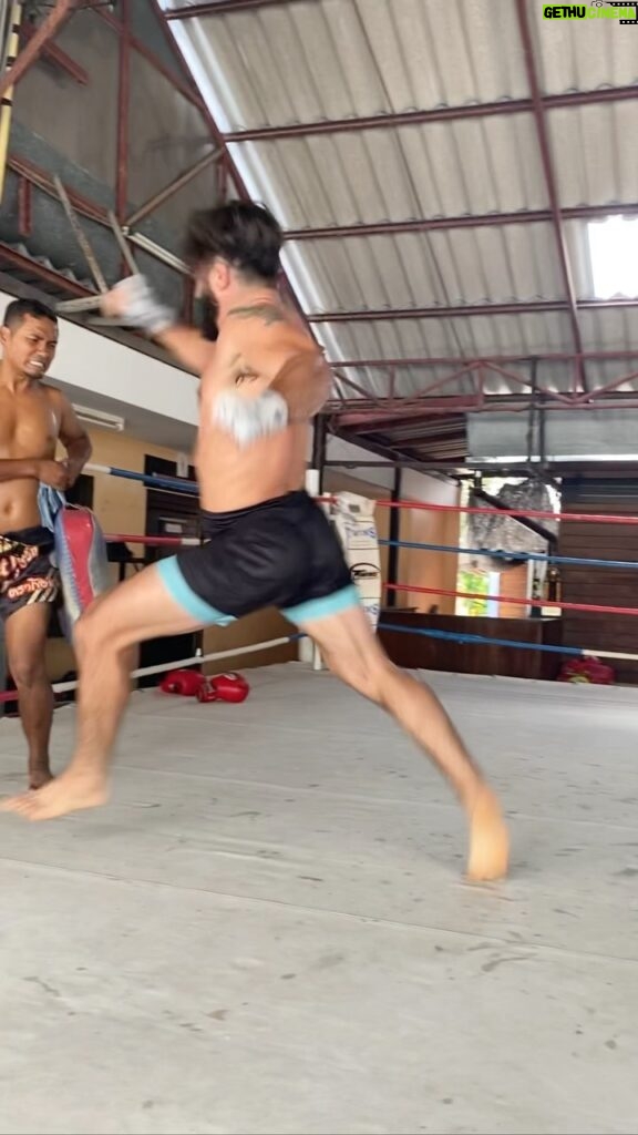 Charlie Decca Instagram - It’s the things no one see’s that bring the results that everyone wants. • @cochasan_dragon_muaythai Son las cosas que nadie ve las que traen los resultados que todos quieren. • • #thailand#muaythai#tricks#supersaiyan#punch#knee#elbow#kick#bok#block#dragonmuaythai#gym#phuket#miami#thebull#owee#ooeeooahahtingtangwallawallabingbang#thaistyle#learning#to#kill Phuket Dragon Muaythai