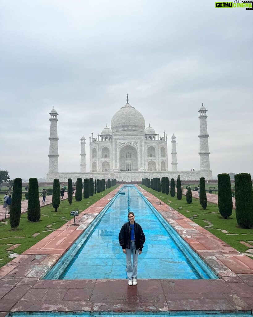 Chiara Ferragni Instagram - India day 8: Taj Mahal and Agra to end this beautiful indian trip 🥹 Taj Mahal, Agra, India