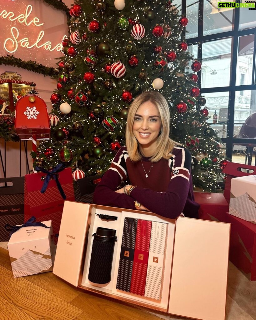 Chiara Ferragni Instagram - Already in the mood for Christmas thanks to @nespresso’s beautiful gifts 🎁 I just received their new #NespressoxFusalp collection with the new capsule flavors from their festive coffee collection and I can’t wait to try them all 😍☕ #adv #nespresso Milan, Italy