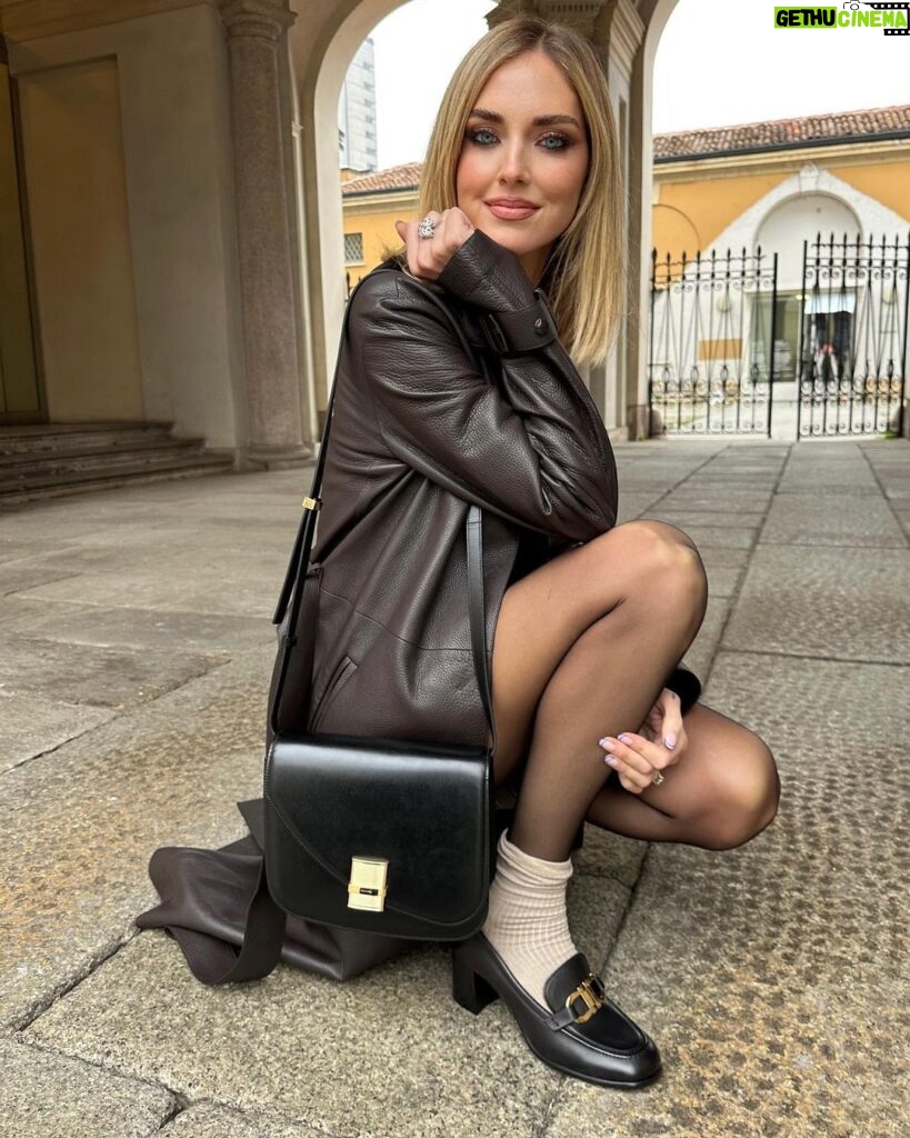 Chiara Ferragni Instagram - Loving this very Italian chic @ferragamo look ❤️ Today I’m wearing these new heeled loafers from the #FerragamoPS24 collection 🥰 #adv #ferragamo Milan, Italy