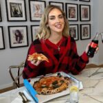 Chiara Ferragni Instagram – Sharing is caring but also magic 😉 Lunch in the office today with the perfect combo: pizza and @cocacolait ❤️ 
Swipe right to solve the mystery of my miracle pizza that regenerates itself, thank you @mariasheilamiani 😂 #adv #PizzaeCocaCola Milan, Italy