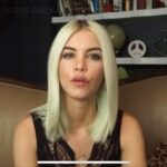 Chico Felitti Instagram – A Coach, episódio 6: Kat Torres vira… coach. Primeiro, começa a jogar no YouTube vídeos que misturam autoajuda com simpatia de quermesse. Depois, funda seu site com centenas de aulas em vídeo, que as seguidoras apelidam de KatFlix. Passados meses, o papo motivacional se transforma em bruxaria, e ela passa a ofertar rituais como um “banho alienígena” por centenas de dólares. Ouça no link da bio